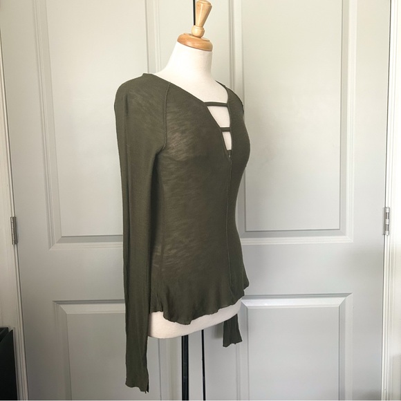 Free People Bundle: Bae Bae Layering Top (Green) + Camo Tee (Dark Gray) – Size M - Picture 4 of 15